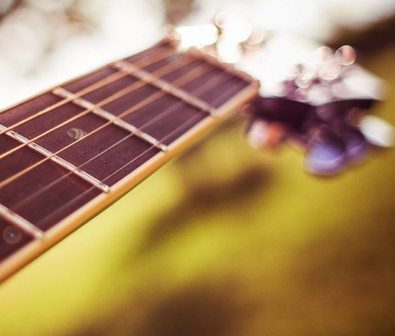 Read more about the article סיבות ללמוד גיטרה עם מורה